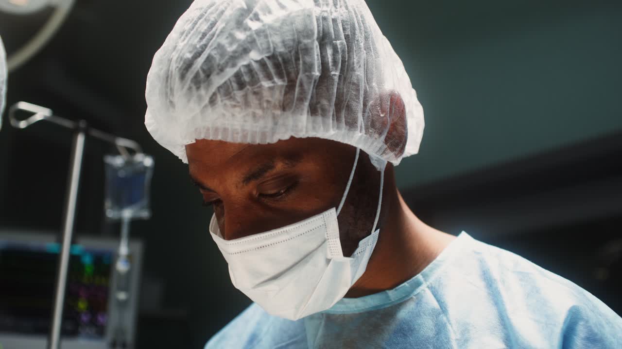 cirujano en quirófano