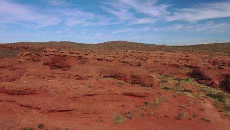 toma aérea de la escarpada gran escalera–monumento nacional escalante en utah