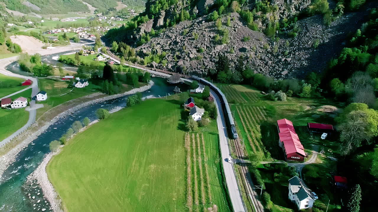 노르웨이 의 그림 같은 마을 플람 에 있는 철도 의 공중 사진