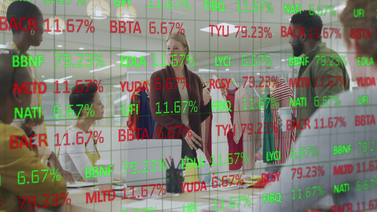 다양한 패션 디자이너들이 사무실에서 토론하는 주식 시장 데이터 처리의 애니메이션