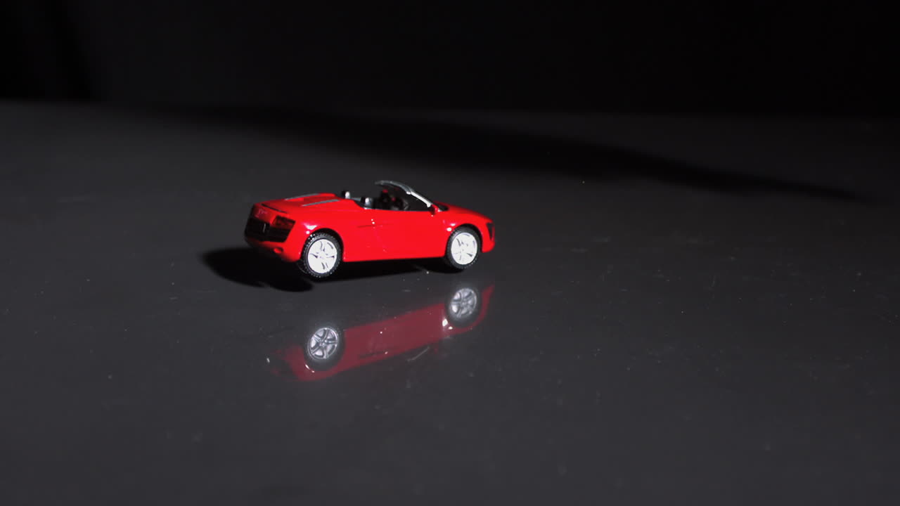 장난감 자동차 사고