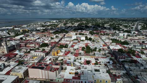 メキシコのキャンペチェのダウンタウンのドローン撮影