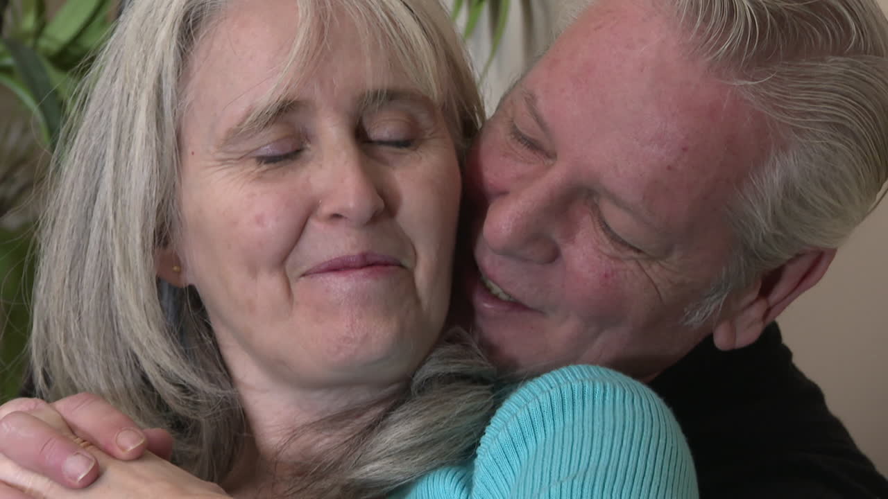 Una pareja feliz de mayores.