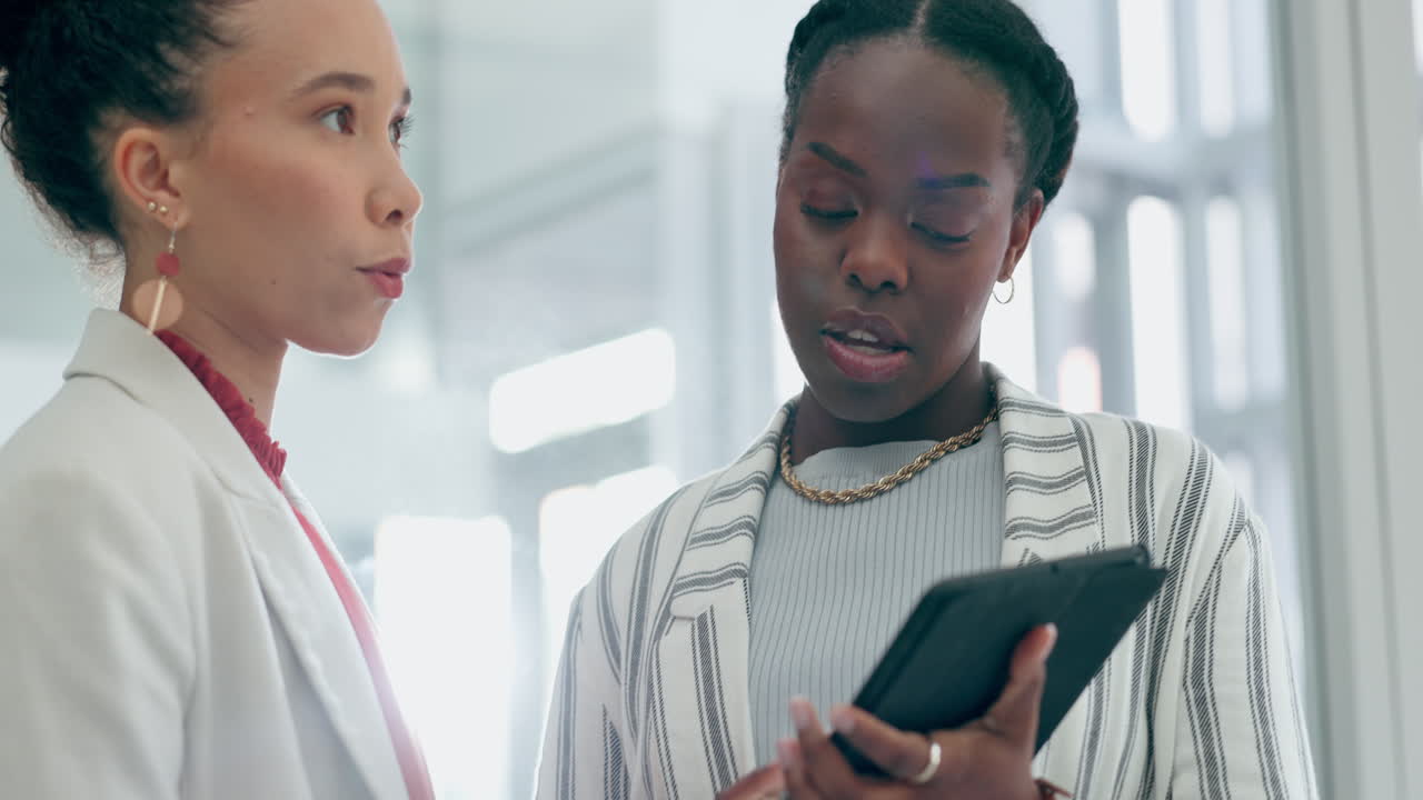 Business women, discussion