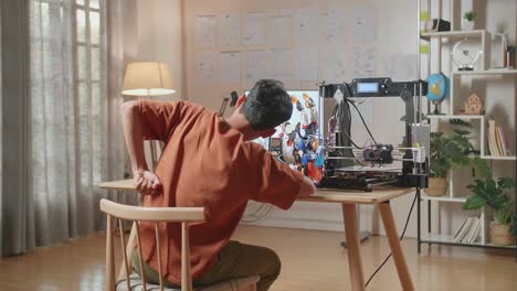 가정에서 3d 프린팅을 배우는 학생