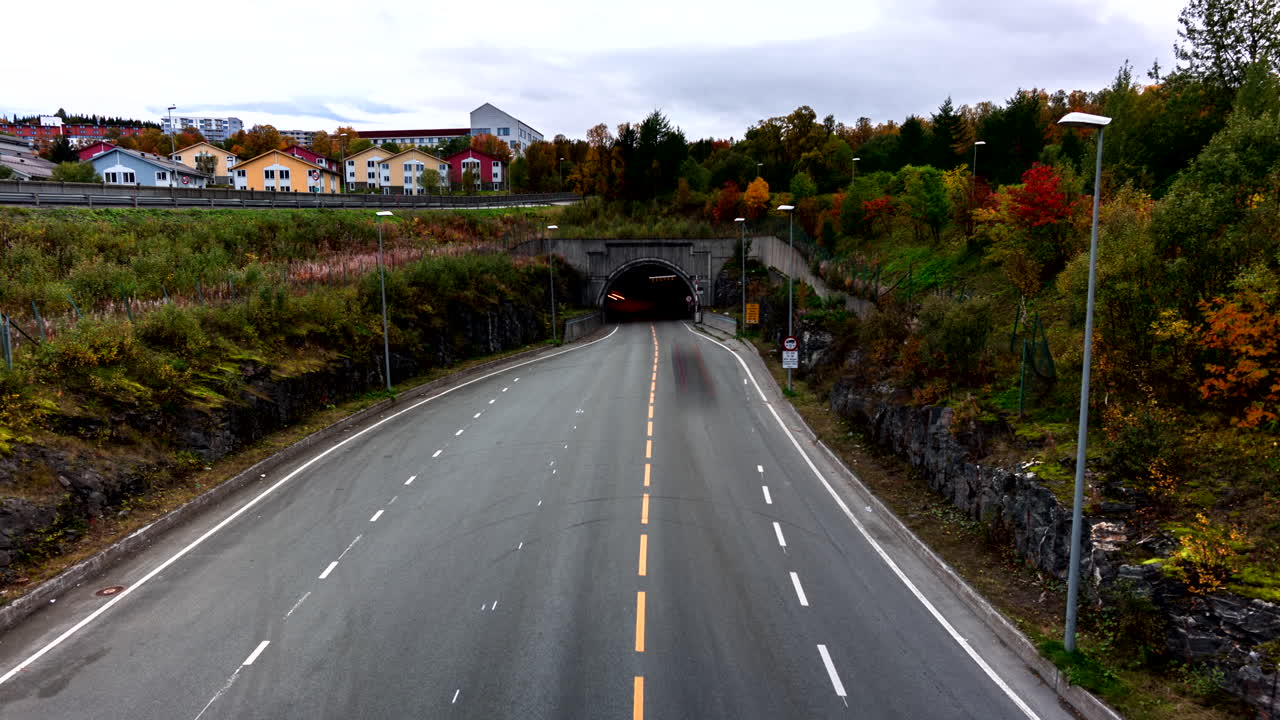 자동차 운송, 도시 경로, 고속도로 터널 차선, 타임 스