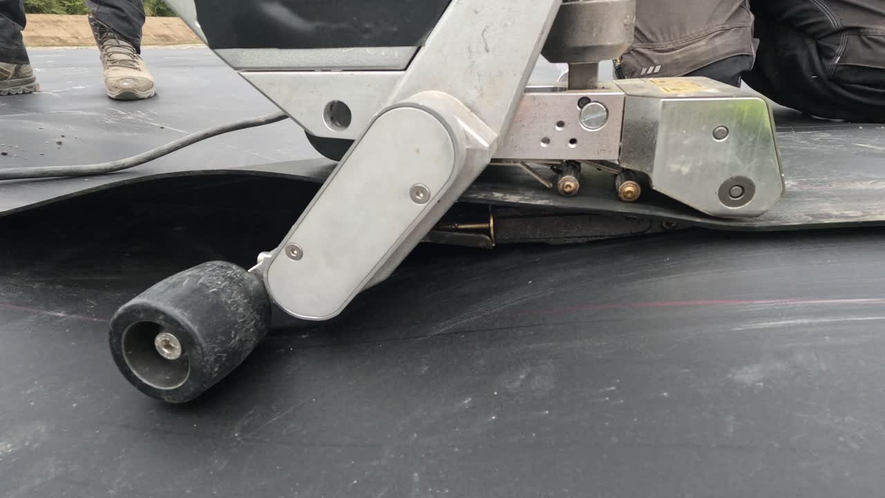 hdpe 플라스틱 지오메브란  ⁇ 리 용접 , 융합 용접 측면 뷰 클로즈업  ⁇  2