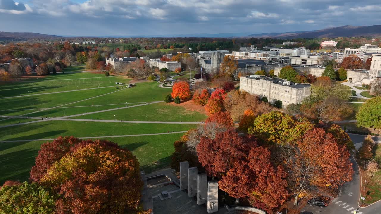 campus de virginia tech durante el otoño