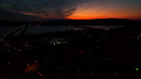 Abenddunkelheit-Bei-Dunklem-Sonnenuntergang