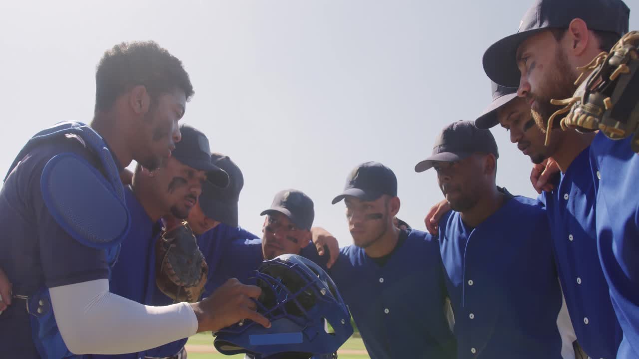 Baseball players preparing the match