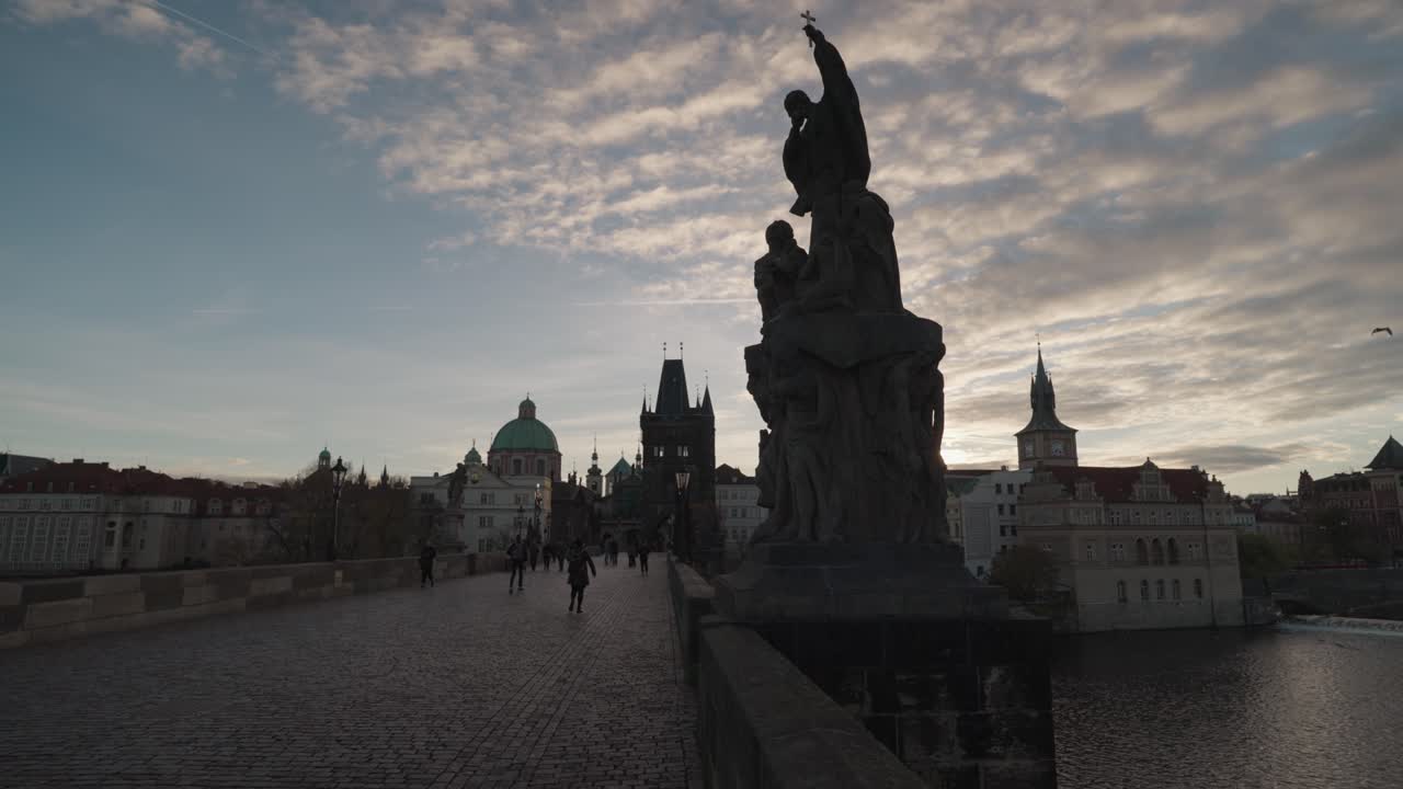 el Puente de Carlos en Praga