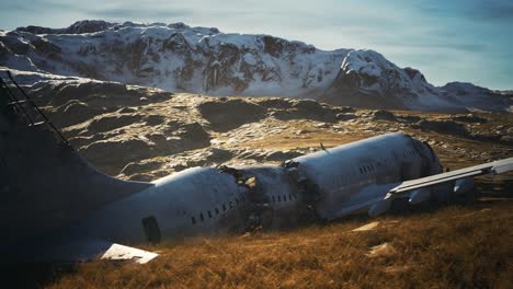 plane crashed on a mountain