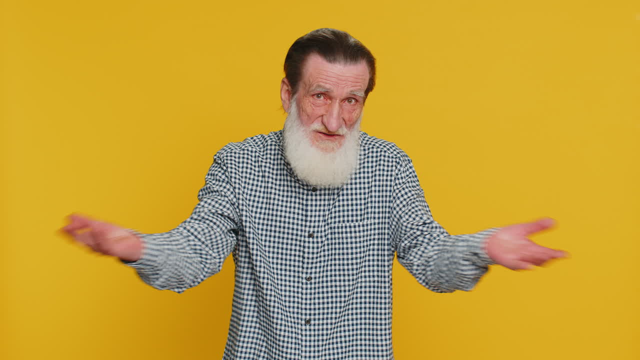 화를 내고 있는 노인이 왜, 실패의 이유가 무엇인가를 묻는 것, 짜증, 불신, 곤란, 갈등, 다.