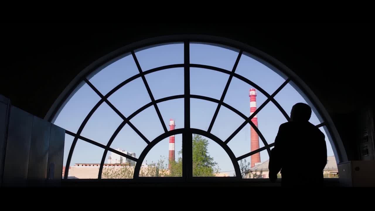 창문 에서 볼 수 있는 산업적 인 풍경