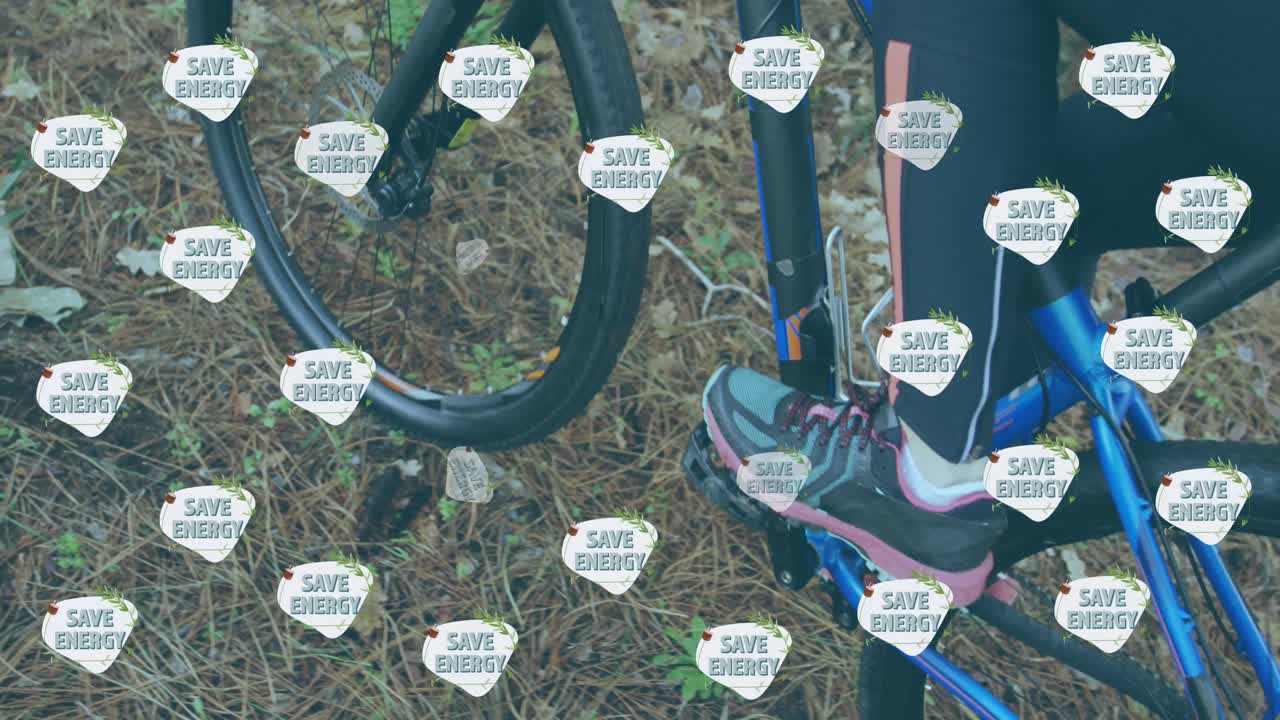 카우카시안 여성 자전거 타기 위에 에너지 절약 텍스트가 있는 아이콘의 애니메이션