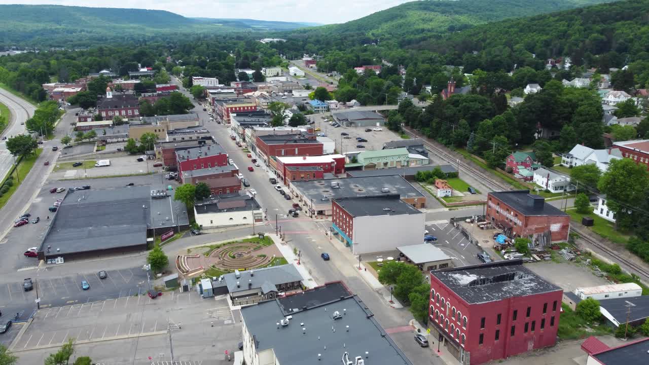 wellsville, imágenes de aviones no tripulados del centro de nueva york