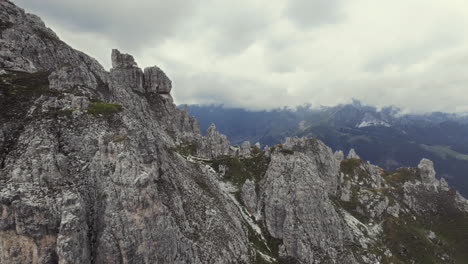 Hermosa-Antena-De-Montañas-Alpinas-11er-9