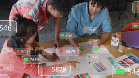 animación de participación en los medios sociales sobre un grupo diverso que colabora en un proyecto creativo
