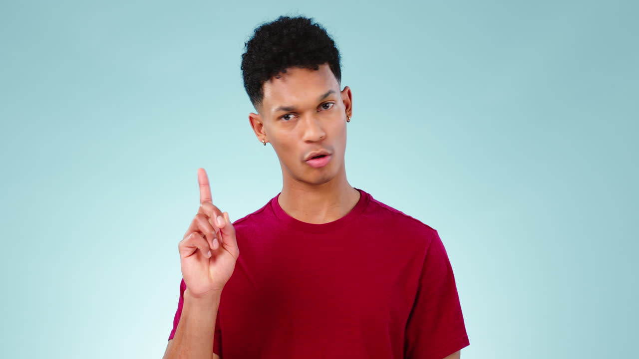 no, infeliz y cara de un hombre con desaprobación