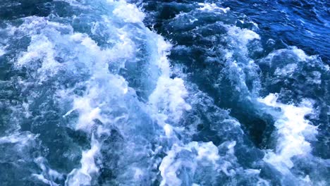 aguas agitadas del caribe, hermosas aguas cristalinas rodando y burbujeando en cámara lenta segmento 2 de 2