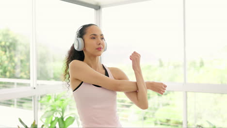 Music-headphones,-stretching-arm