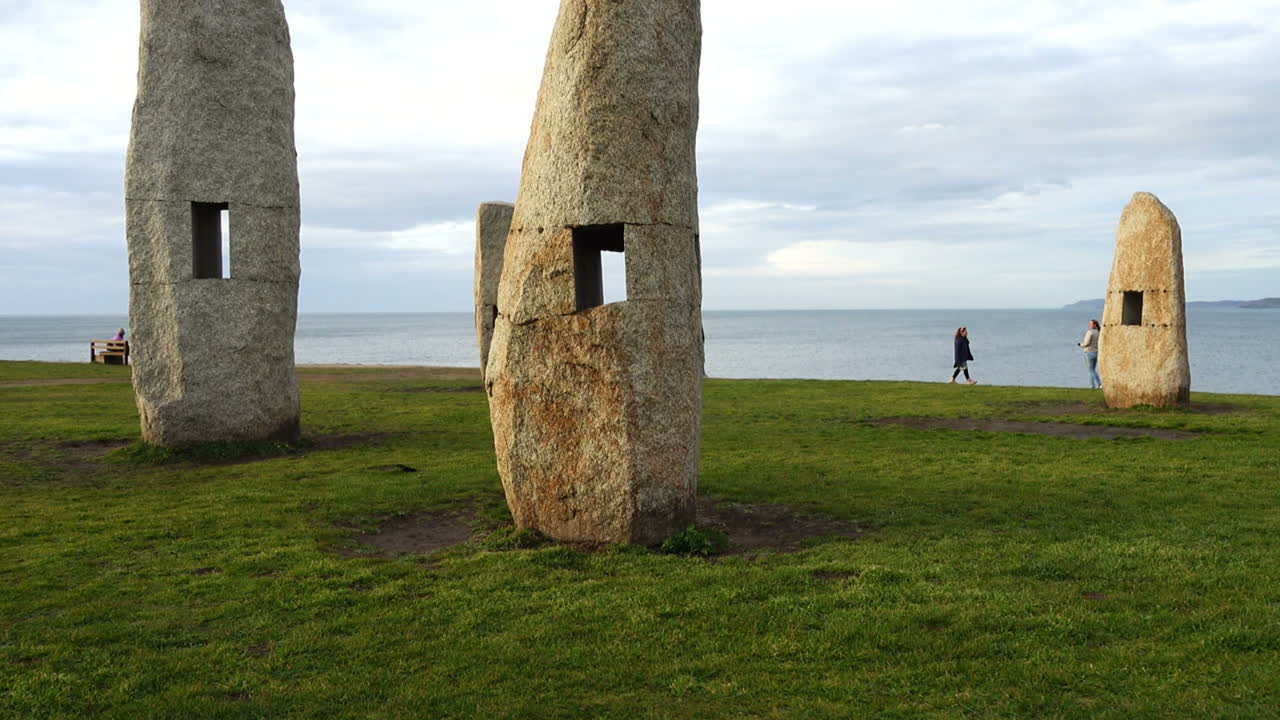 Parco dei menhir a Campo de la Rata. La Coruña, Spagna. Riprese in movimento