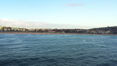 Drone-shot-of-Bondi-Beach,-Sydney-Australia