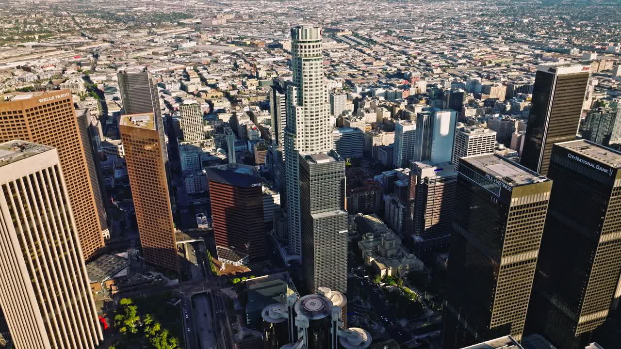 Banche, edifici, grattacieli nel centro di Los Angeles
