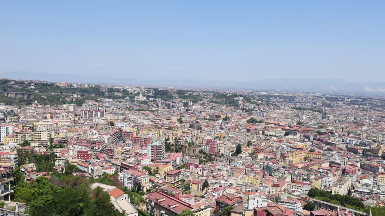 나폴리와 베수비우스 산의 광경