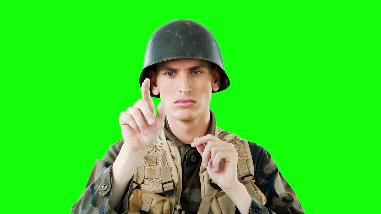 디지털 화면을 사용하는 군인