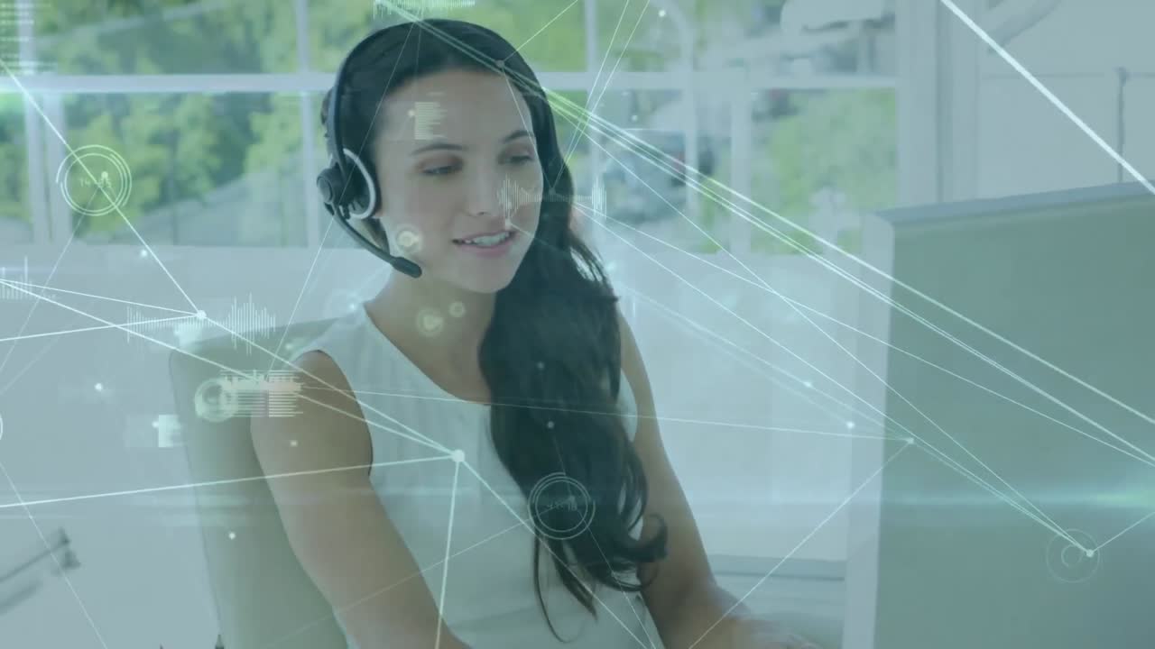 animación de la conexión a la web con gráficos flotando sobre la trabajadora del centro de llamadas