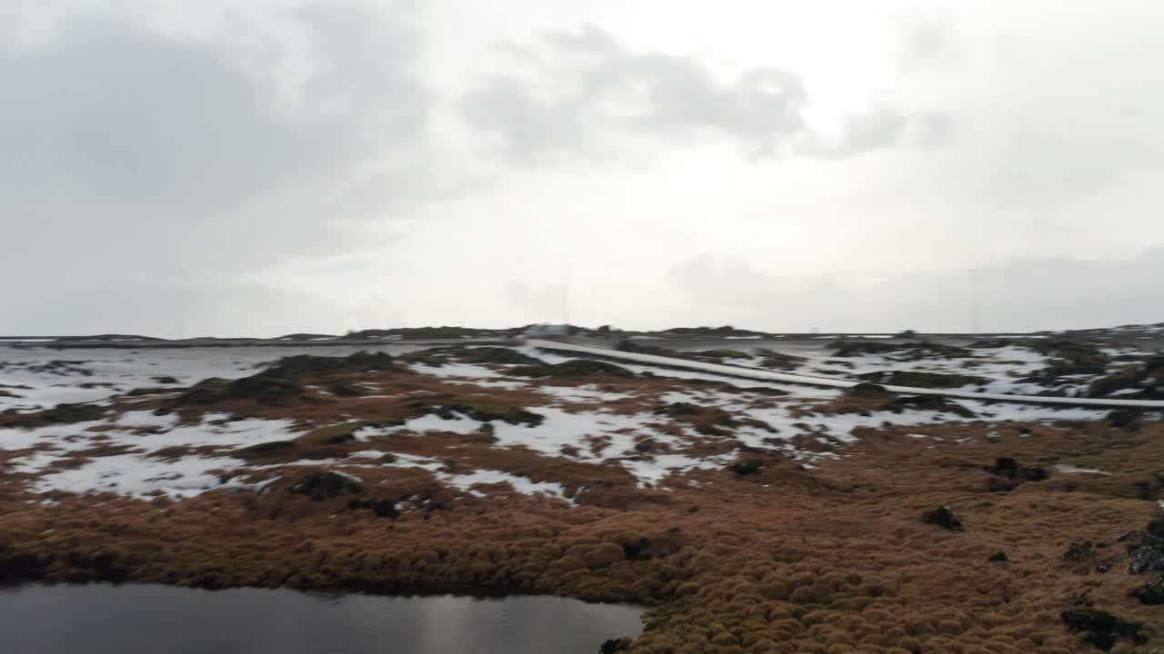 Dronebilde av kysten på Island-12