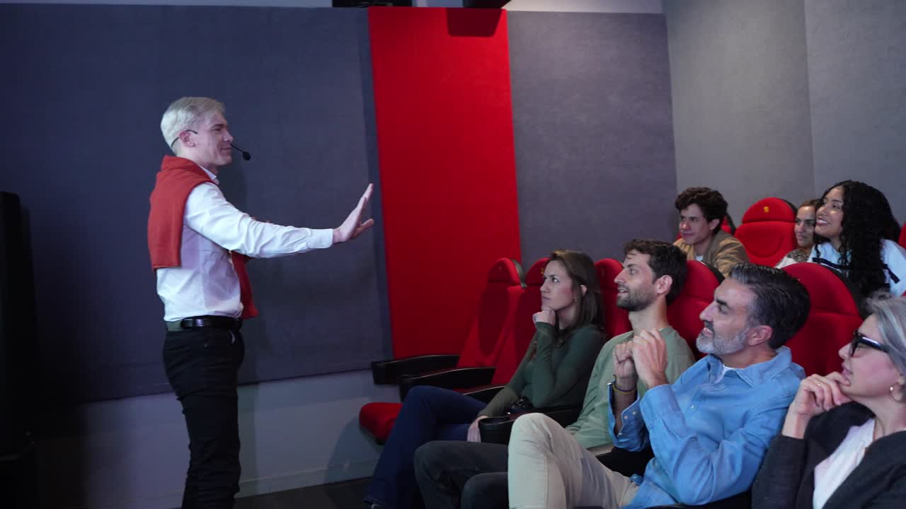 Presentazione in un cinema