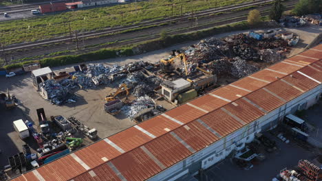 Luftaufnahme-Eines-Schrottplatzes,-Recyclingdeponie,-Sonniger-Tag,-Montpellier,-Frankreich