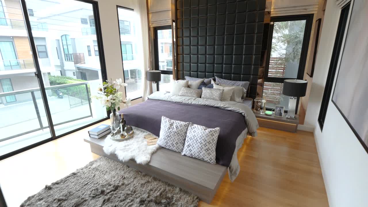 Stylish and Elegance Master Bedroom Decoration Idea