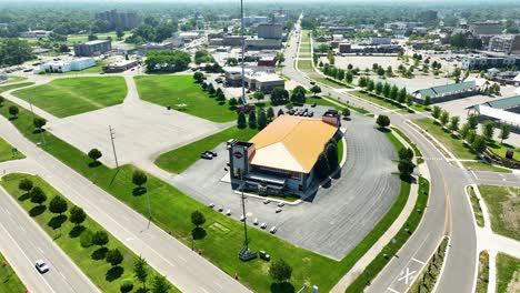 Storefront-on-a-lot-in-Muskegon,-MI