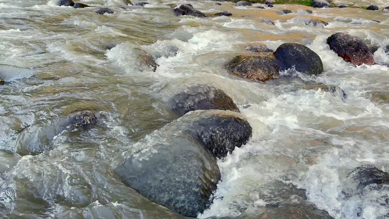 Pahalgam Bisaran India, Empty Roads, Stalled Business, Fresh Waters and beautiful Village , no tourists walks in this beauty landscape.
