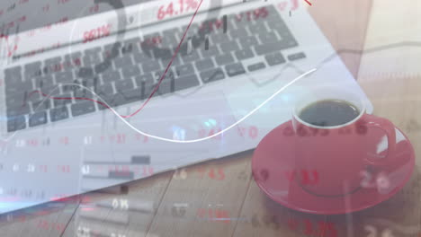 animación del procesamiento de datos financieros en una computadora portátil