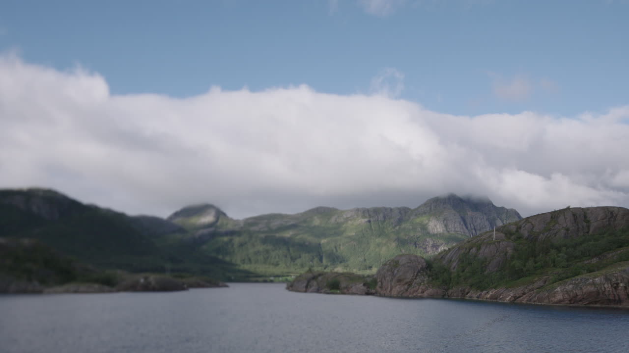 фьорд с лодки 4k 00