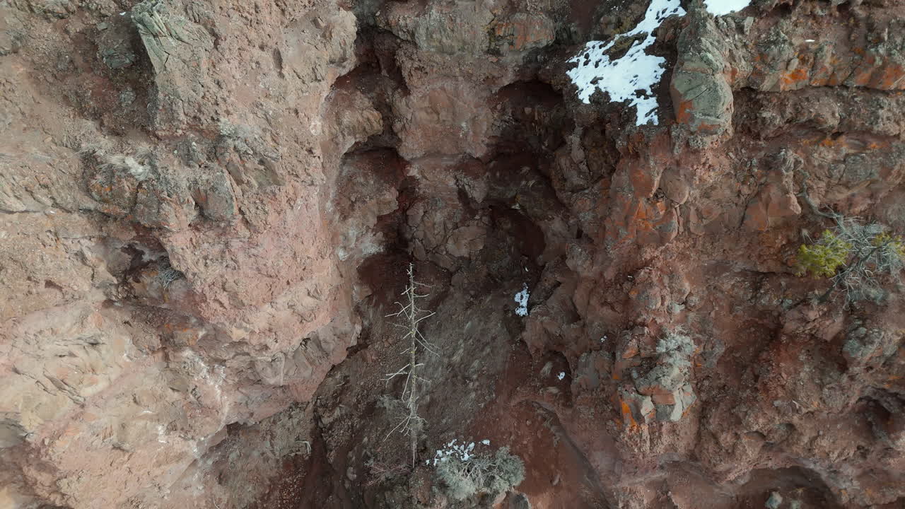 gigantes erosionados: testigos de las fuerzas geológicas