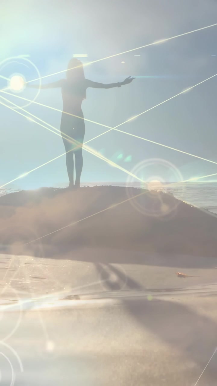 Vídeo vertical: Mulher emergindo em rocha enquanto círculos HUD se intensificam, emoldurando silhueta para tecnologia