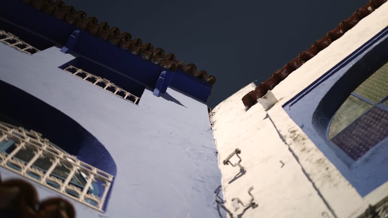 edificios de la ciudad azul de chefchaouen en marruecos, arquitectura tradicional
