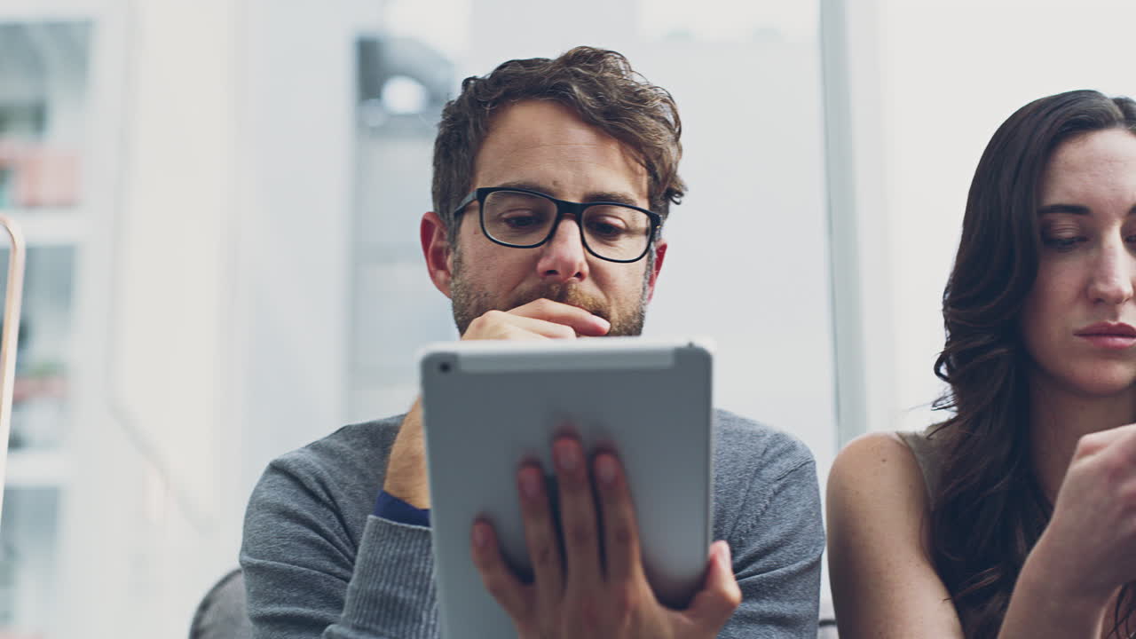 quédate conectado, quédate informado