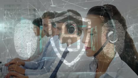 animación del candado de seguridad y la red de conexiones sobre la gente de negocios