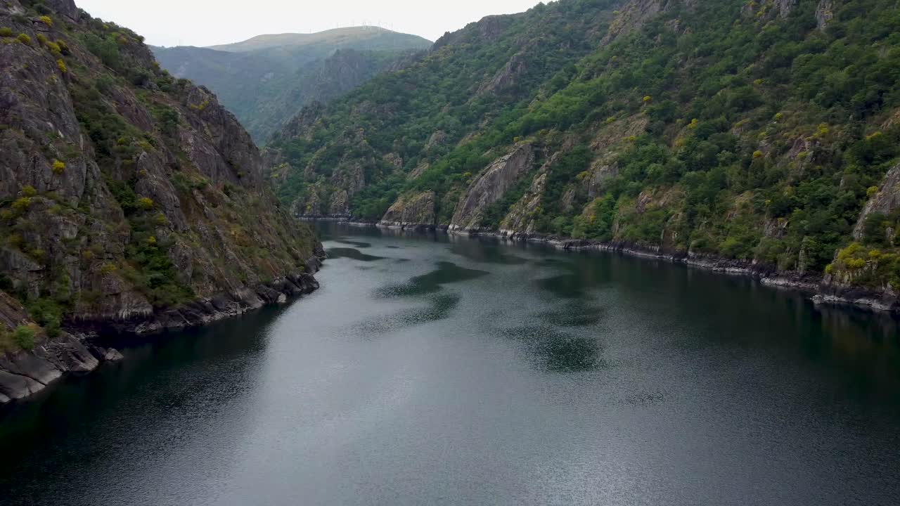 리베이라 사크라 의 실 강 협곡 의 공중 촬영