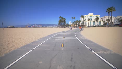 siguiendo el carril bici de venice beach