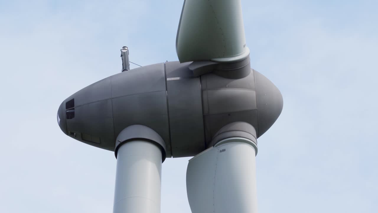 외부 헤브리드 제도 에서 작동 하고 있는 풍력 터빈 의 수동 촬영