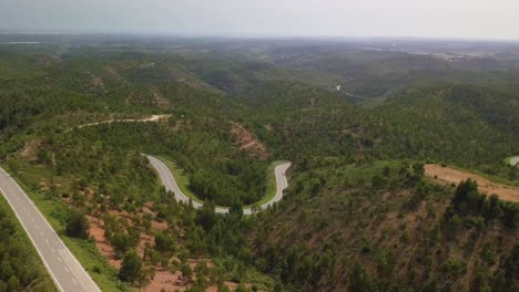 fotografía aérea de las montañas del algarve, portugal