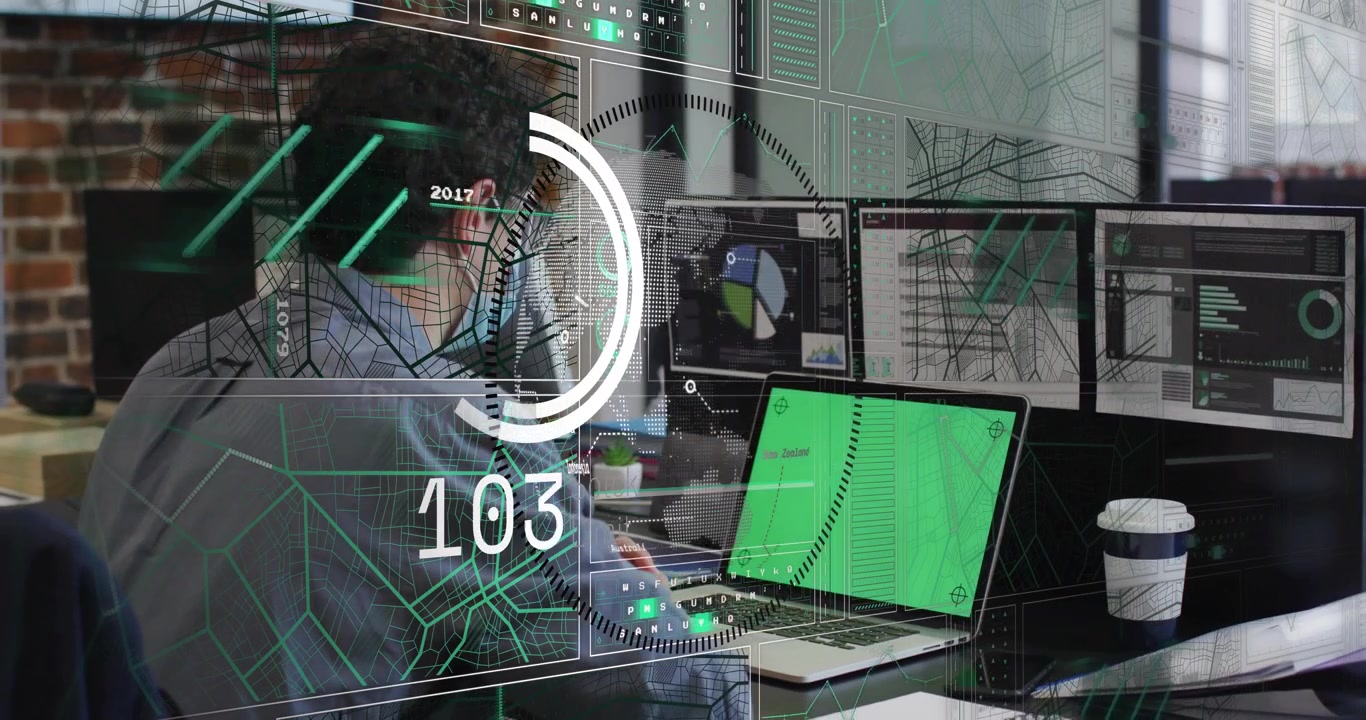 Uomo che digita al laptop, avviando sovrapposizioni HUD sugli schermi, indicatori che salgono e scendono per la finanza.
