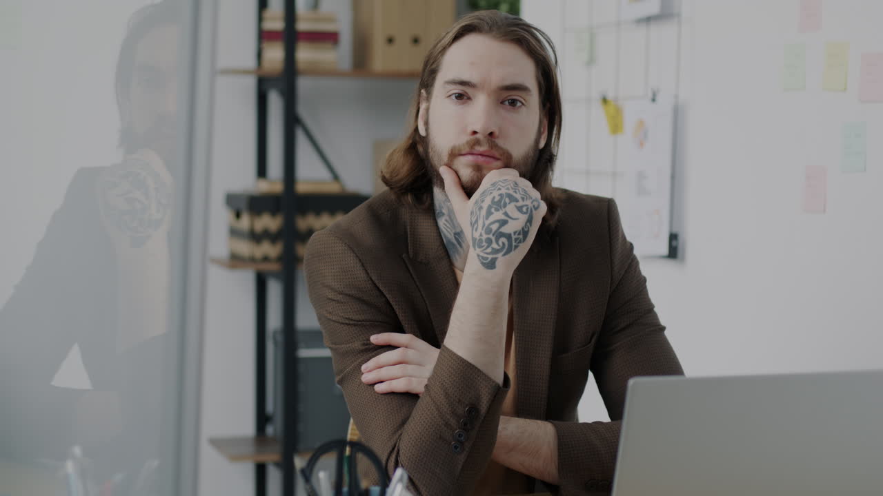 hombre de negocios en el cargo